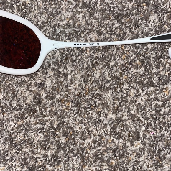 Youth Oakley Sunglasses - Picture 3 of 4